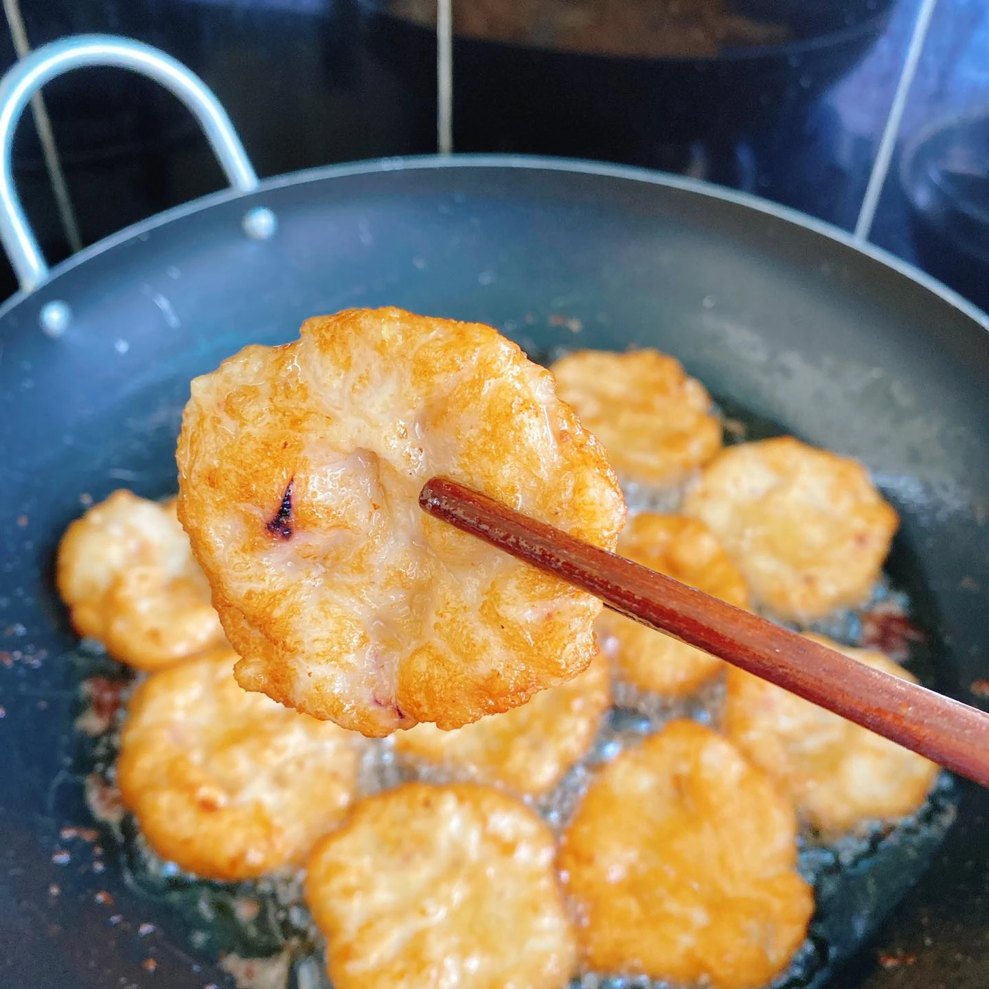 2. Hương vị đặc trưng chỉ có ở chả mực Hạ Long