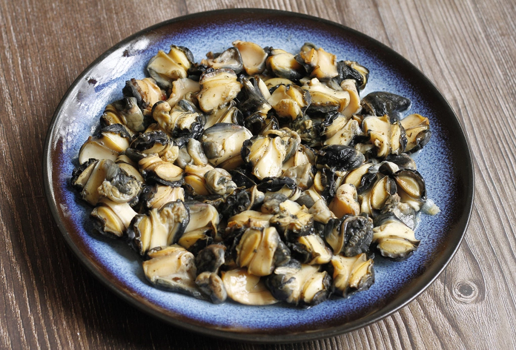 Cách chế biến từng bước món ốc chuối đậu