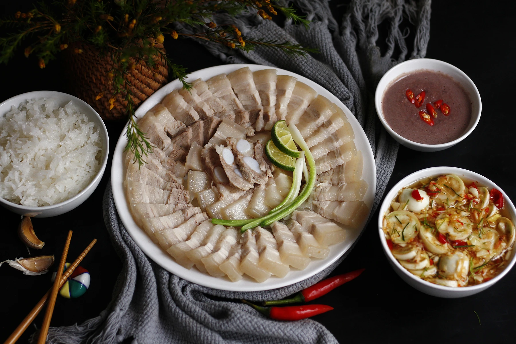 thịt ba chỉ luộc 