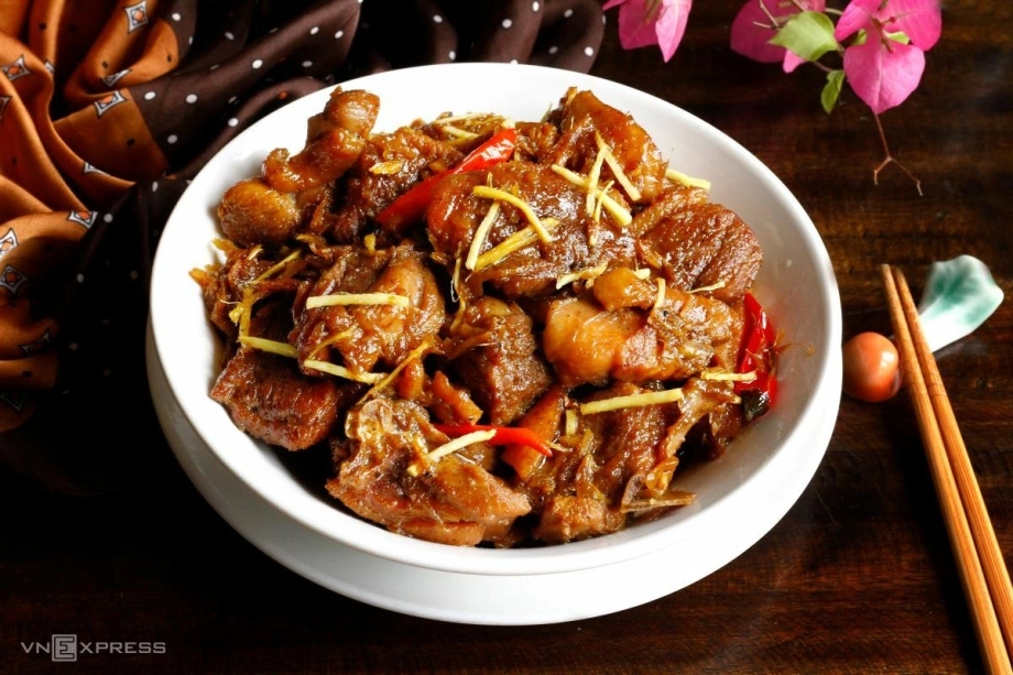 Vịt kho gừng – Món ngon ấm lòng ngày se lạnh