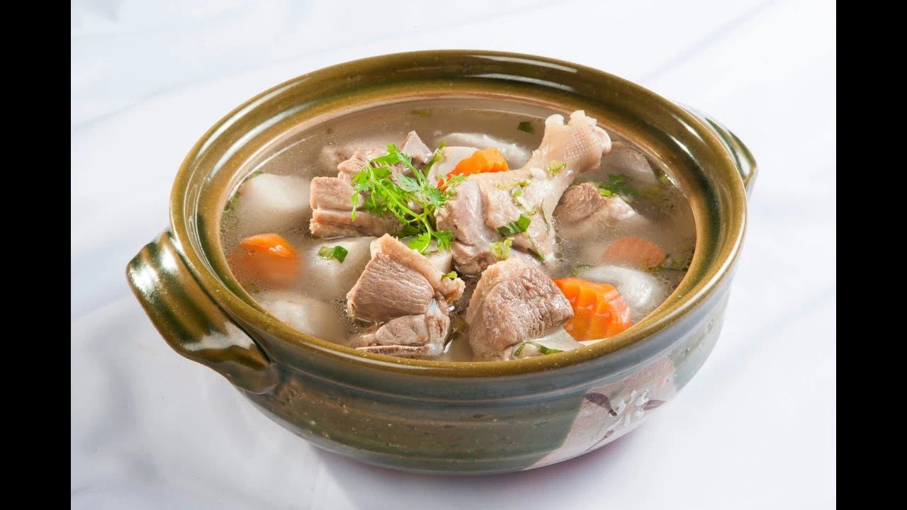 Canh vịt nấu khoai sọ – Ấm lòng ngày mưa lạnh