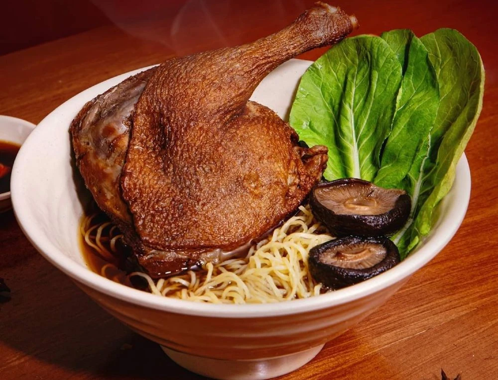 Mì vịt tiềm – Món ngon bổ dưỡng, đậm vị thảo mộc