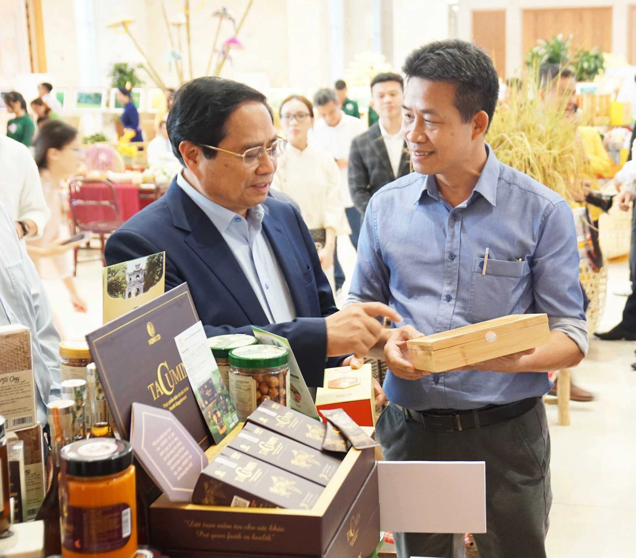 Giới thiệu về bánh đậu trà xanh Rồng Vàng