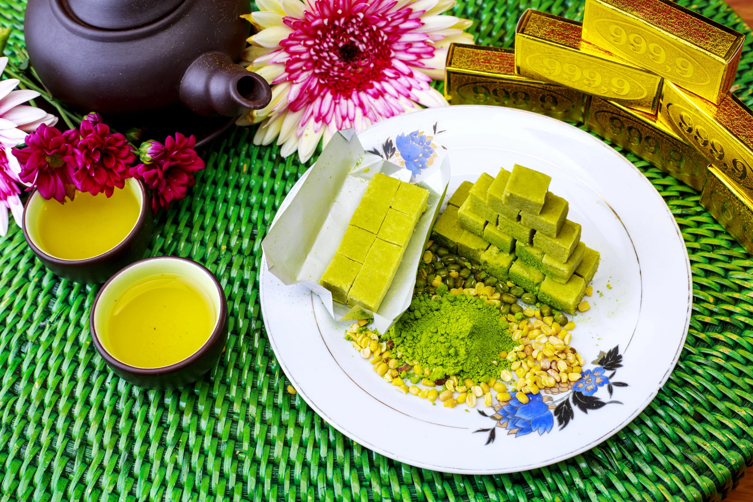 Bánh Đậu Trà Xanh Rồng Vàng Hoàng Gia – OCOP 5 Sao Hải Dương