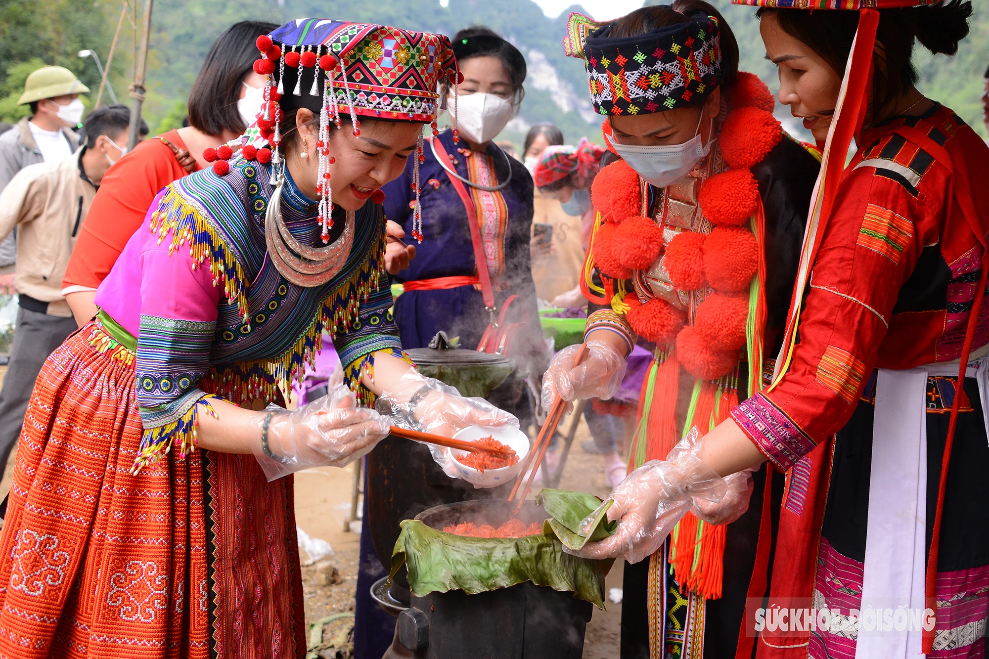 Xôi ngũ sắc – Đặc sản độc đáo của núi rừng Tây Bắc