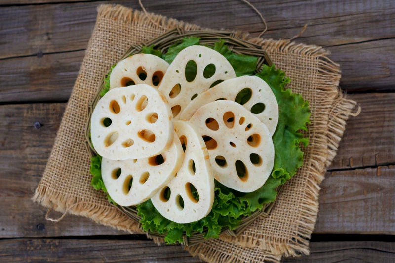 Những lưu ý khi sử dụng củ sen