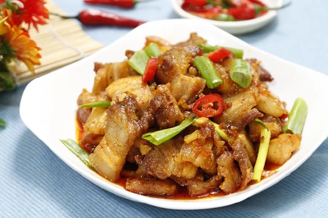 Đi làm về muộn nấu gì? Gợi ý 5 món ngon nhanh gọn cho dân công sở