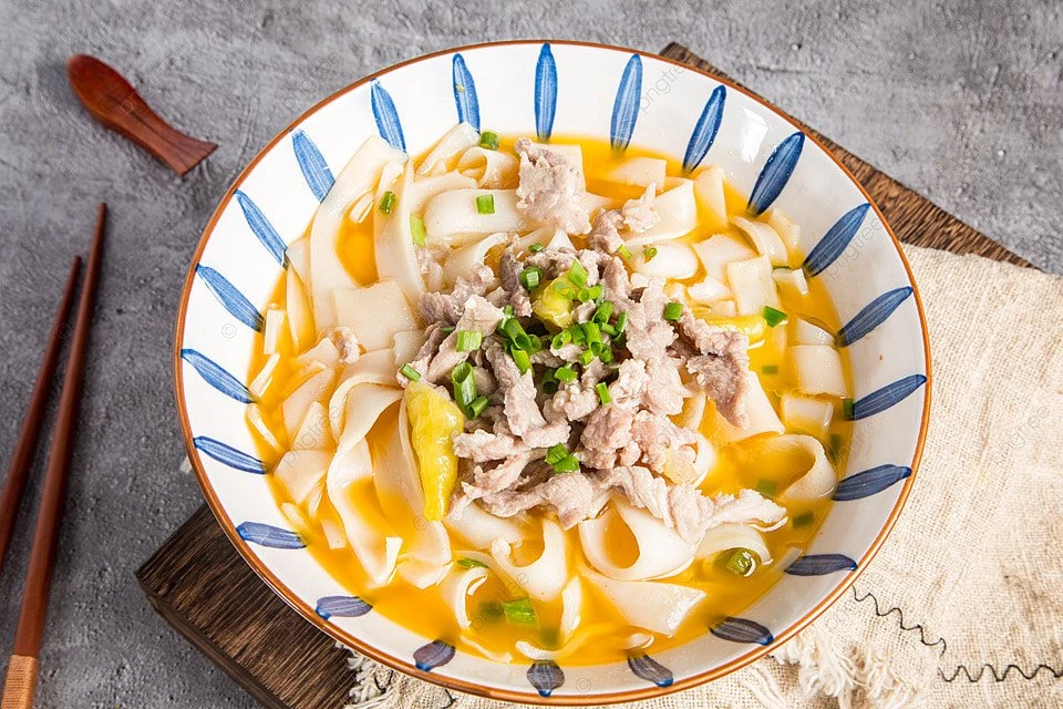 Mỳ Chũ nấu thịt lợn đậm đà