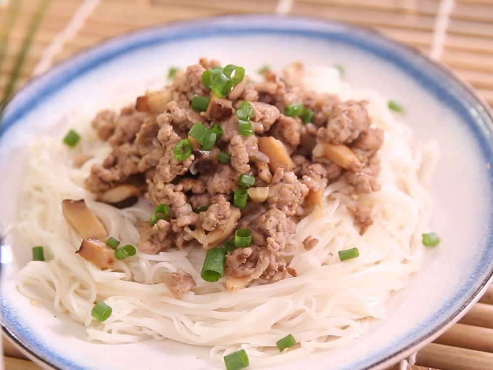 Mỳ chũ xào thịt băm