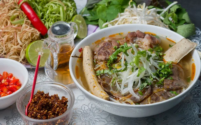 2.9. Quán bún bò Huế O Ty
